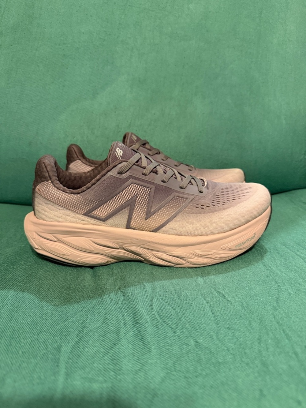 New Balance  1080 Women's Running Shoes - Light Gray and Pale Pink